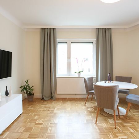 Green Mango City Condo Вена Экстерьер фото