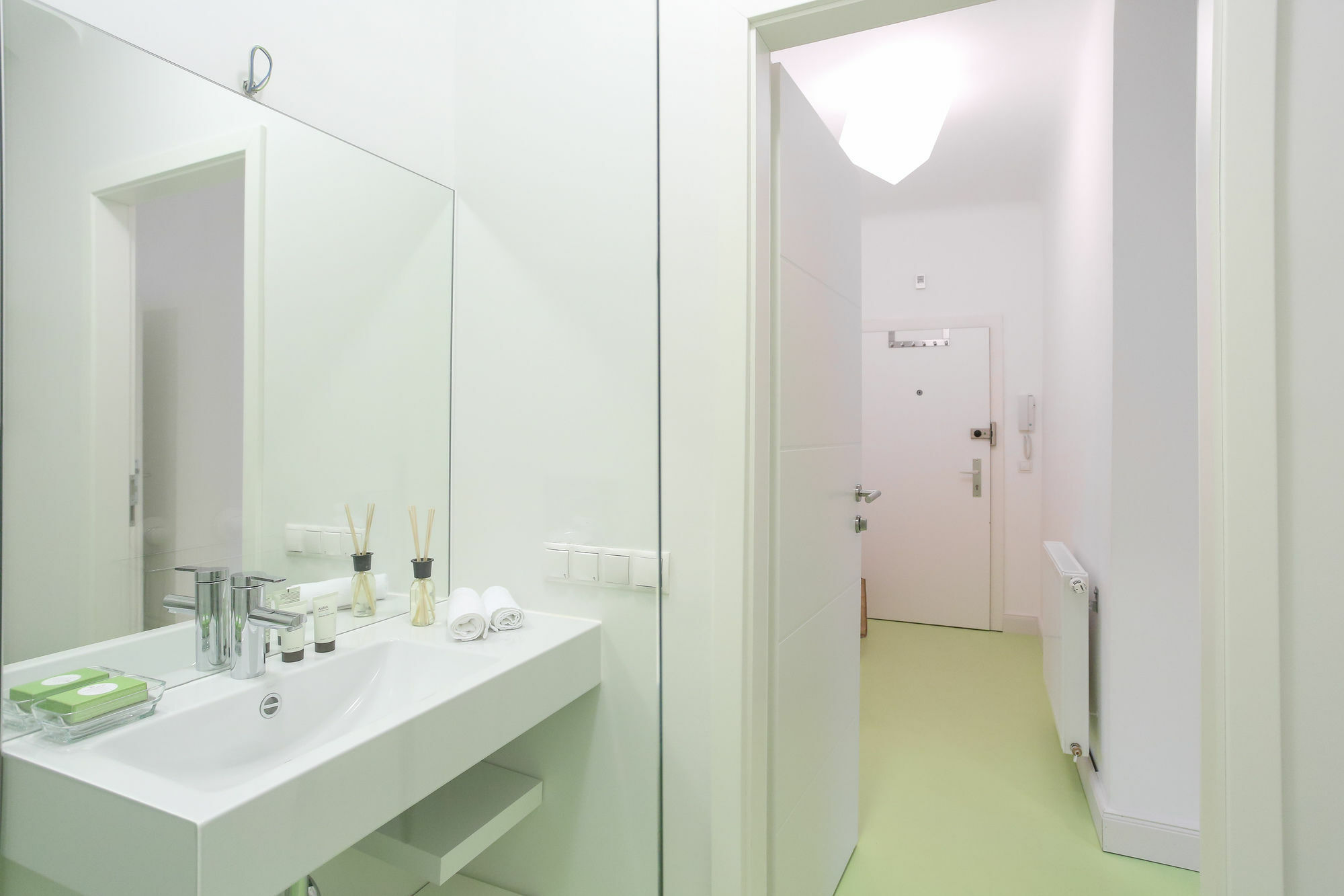 Green Mango City Condo Вена Экстерьер фото